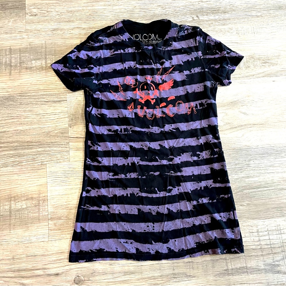 Volcom Tee purple and black striped size small